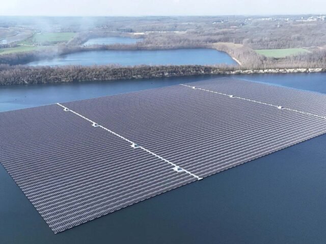 Holcim installed a floating solar power plant in Belgium