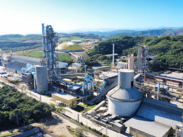 Cementos Cibao’s new 3500 kiln line in Dom. Rep.